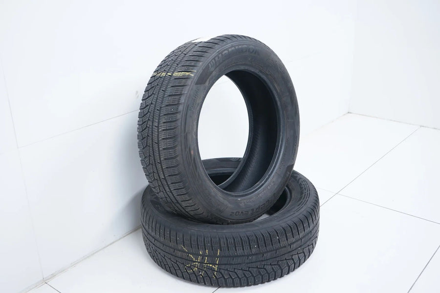 2 pneus d'hiver Hankook 215/60/17 pouces DOT19, profondeur de sculpture d'environ 3,5 mm
