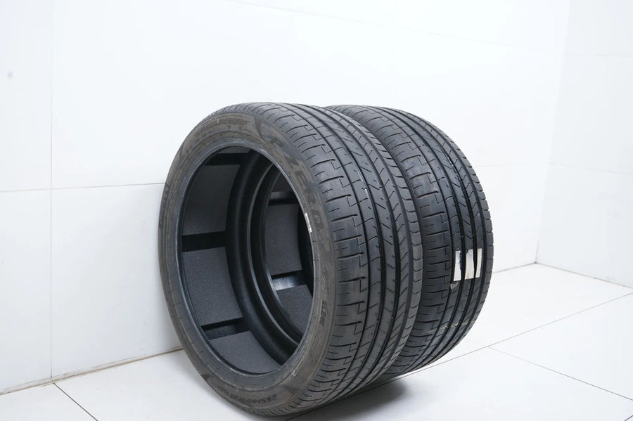 2x DEMO summer tires 265 40 21 inch Pirelli DOT22 MO