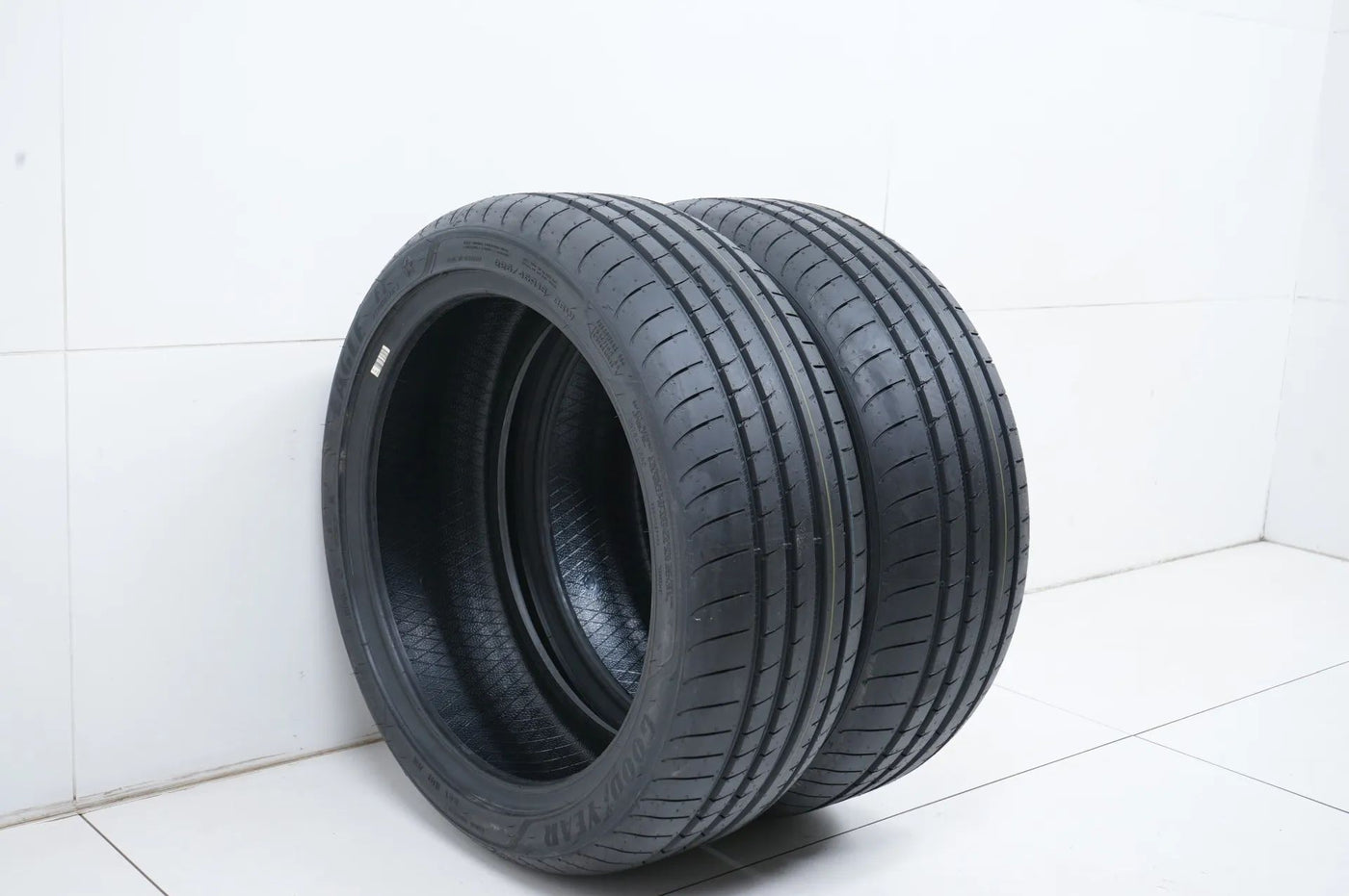 2x Demo Sommerreifen Goodyear 225 45 19 Zoll DOT24 Bmw*