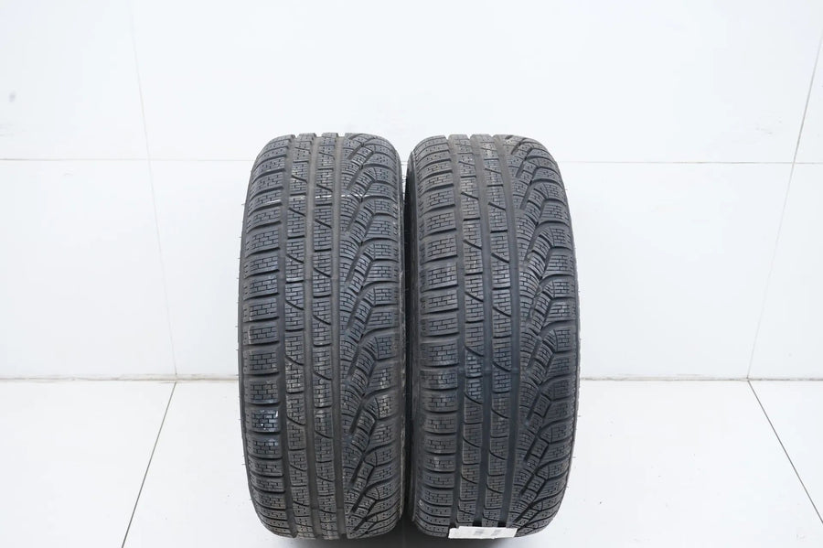 2x Winterreifen Pirelli 215 45 18 Zoll DOT18 ca.7+mm MO