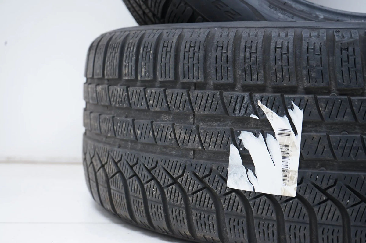 2x Pirelli winter tires 235 50 19 inch approx. 4 mm tread depth DOT19 MO Detail view 6