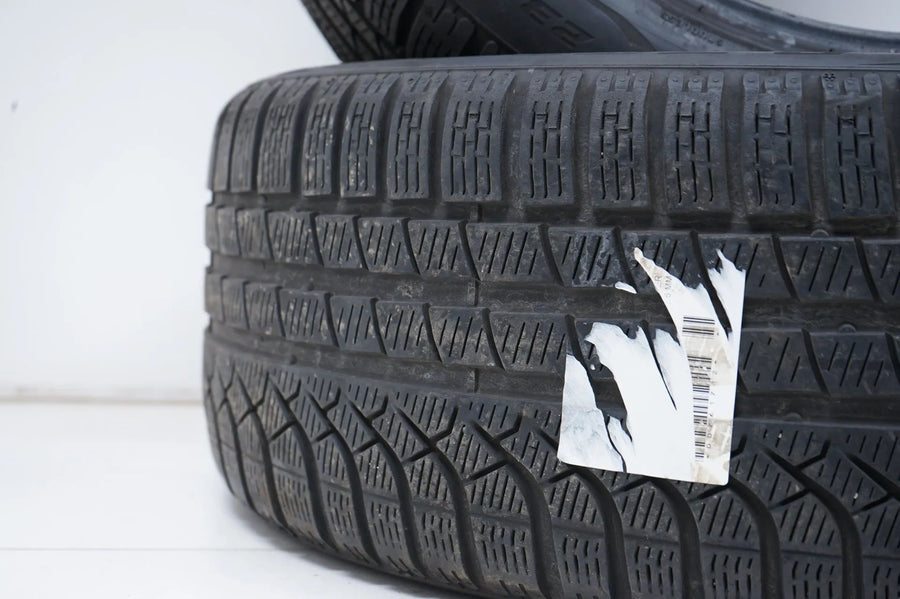 2x Pirelli winter tires 235 50 19 inch approx. 4 mm tread depth DOT19 MO