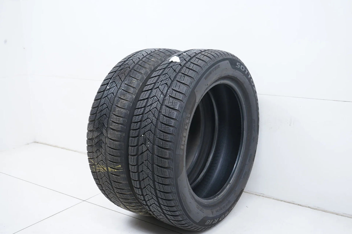 2 x  Winterreifen Pirelli 215 60 18 Zoll DOT18 ca. 5,5 mm MO RFT Detailansicht 3