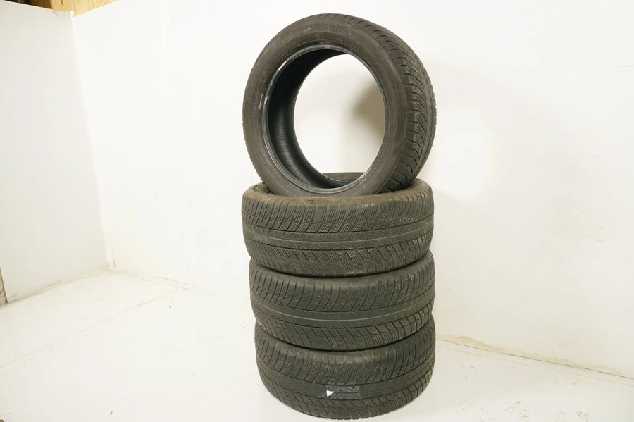 4 x Bridgestone winter tires 245/50 R19 inch DOT18 BMW* approx. 5mm tread depth RFT