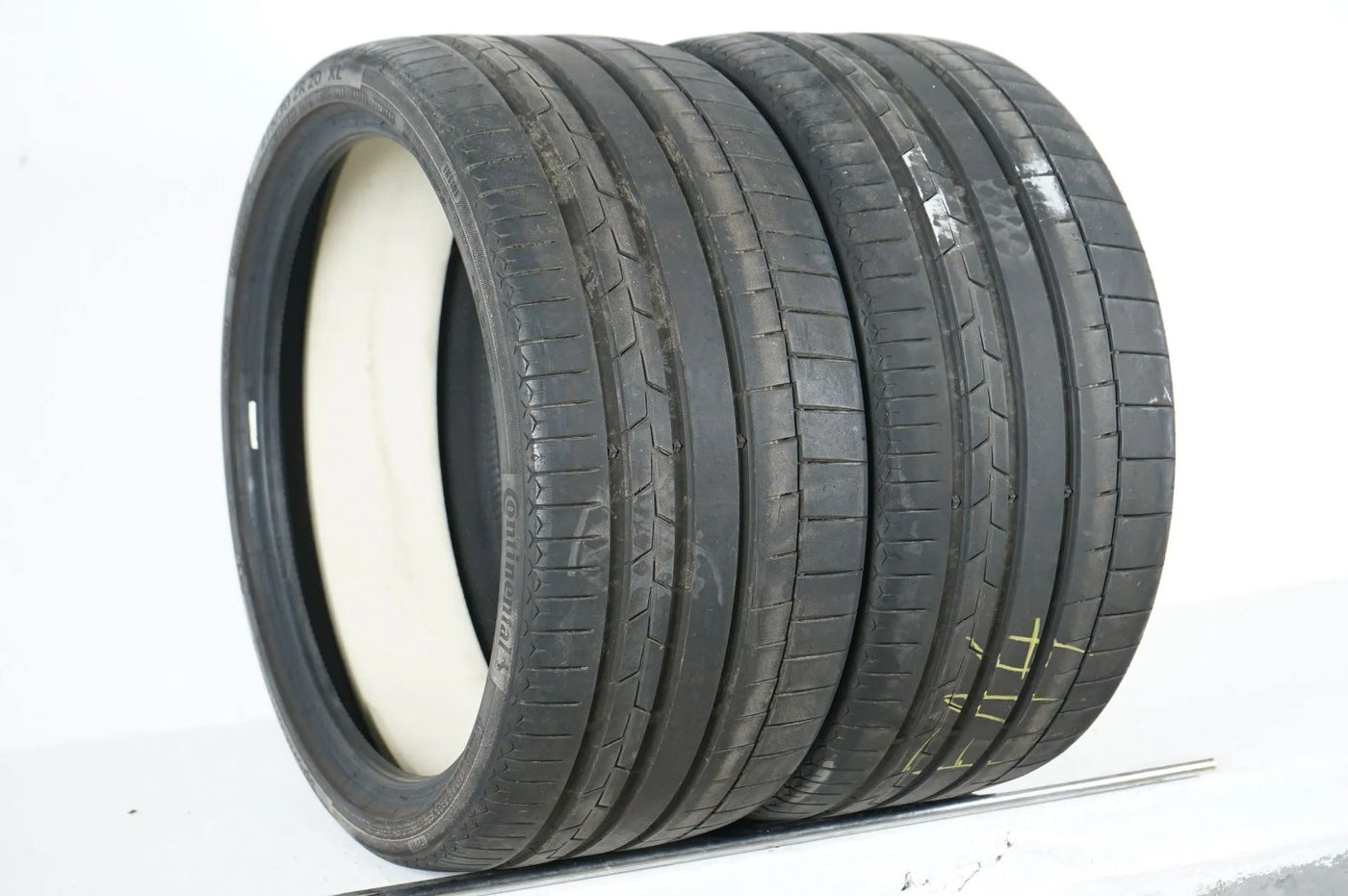 2 x Sommerreifen Continental 275 30 R20 20 Zoll DOT23 ca.6mm AO