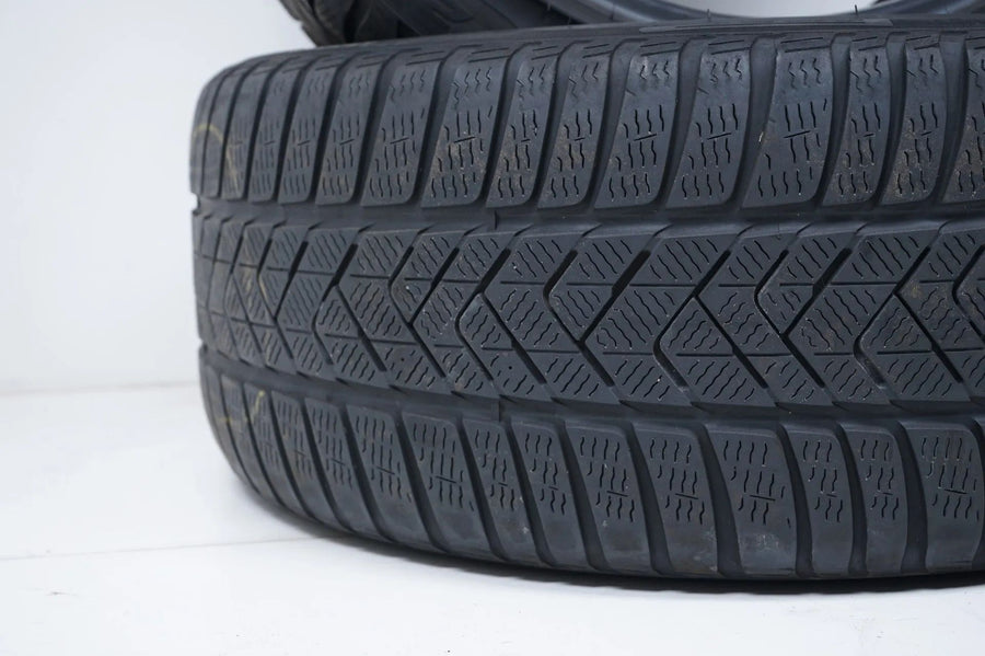 2x Winterreifen 275 40 18 Zoll Pirelli ca.4 mm DOT20/19 MO