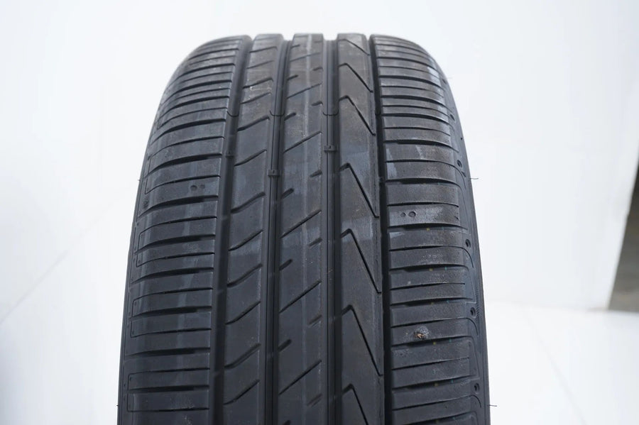2 x Hankook summer tires 235 55 19 inch DOT19 MO approx. 6mm tread depth