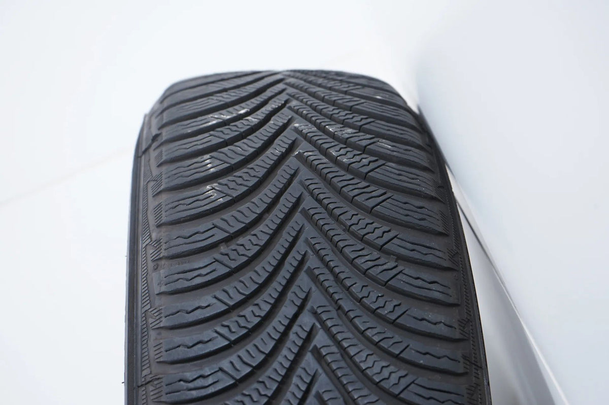 Mercedes A B Klasse W177 W247 Winterräder Winterreifen 16 Zoll Detailansicht 9