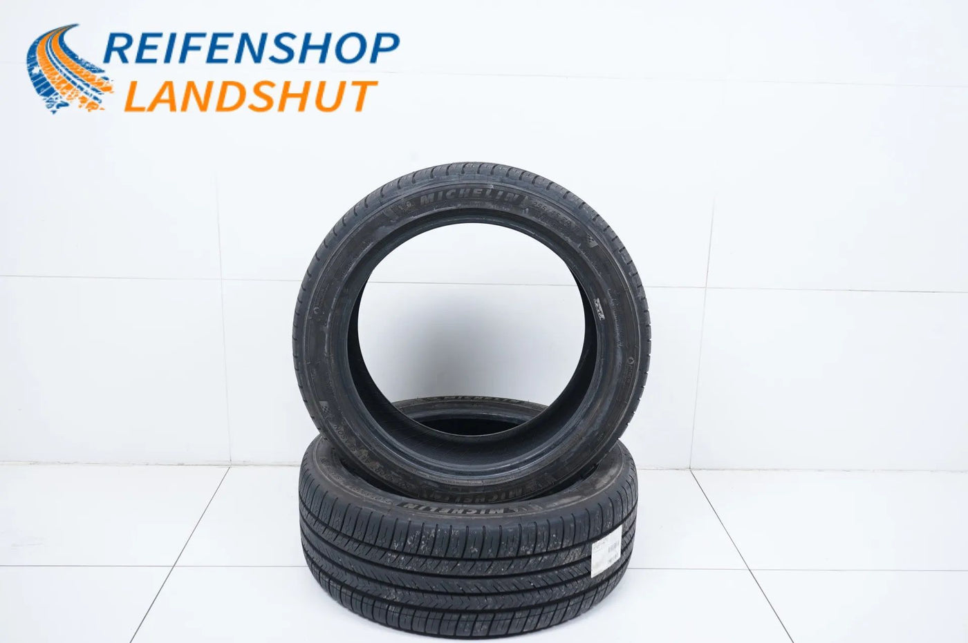 2 x All-weather tires, all-season tires, 255/45/19 inch Michelin DOT23