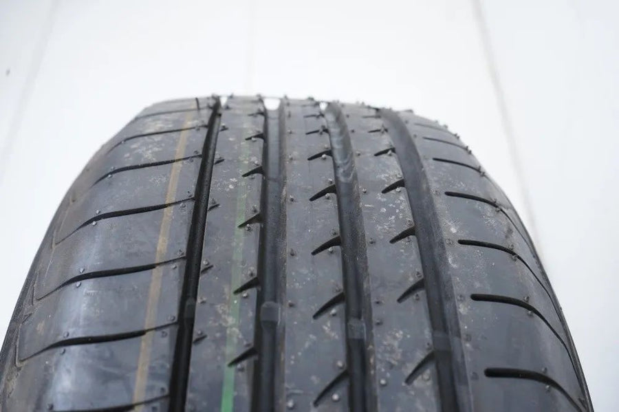 2x DEMO Sommerreifen Yokohama 235 60 18 Zoll DOT16 MO