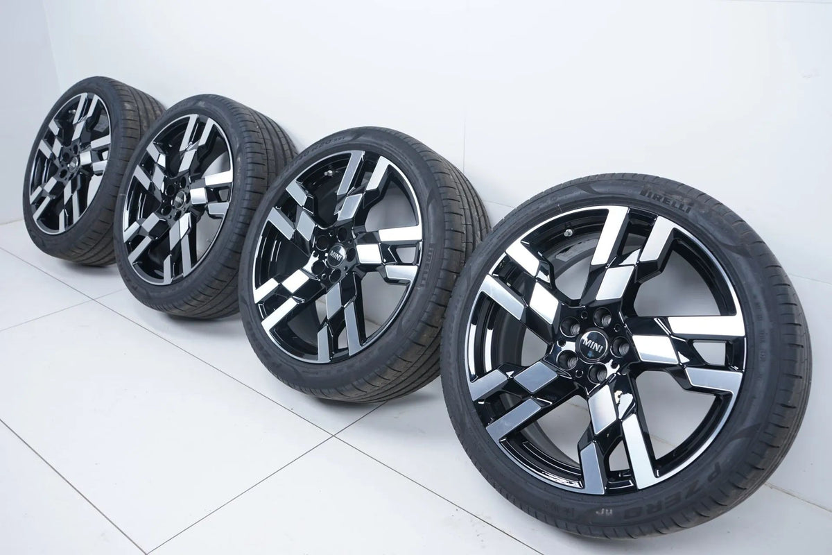 MINI Countryman U25 BMW X1 U11 Summer Wheels 245 40 20 inch Detailansicht 7