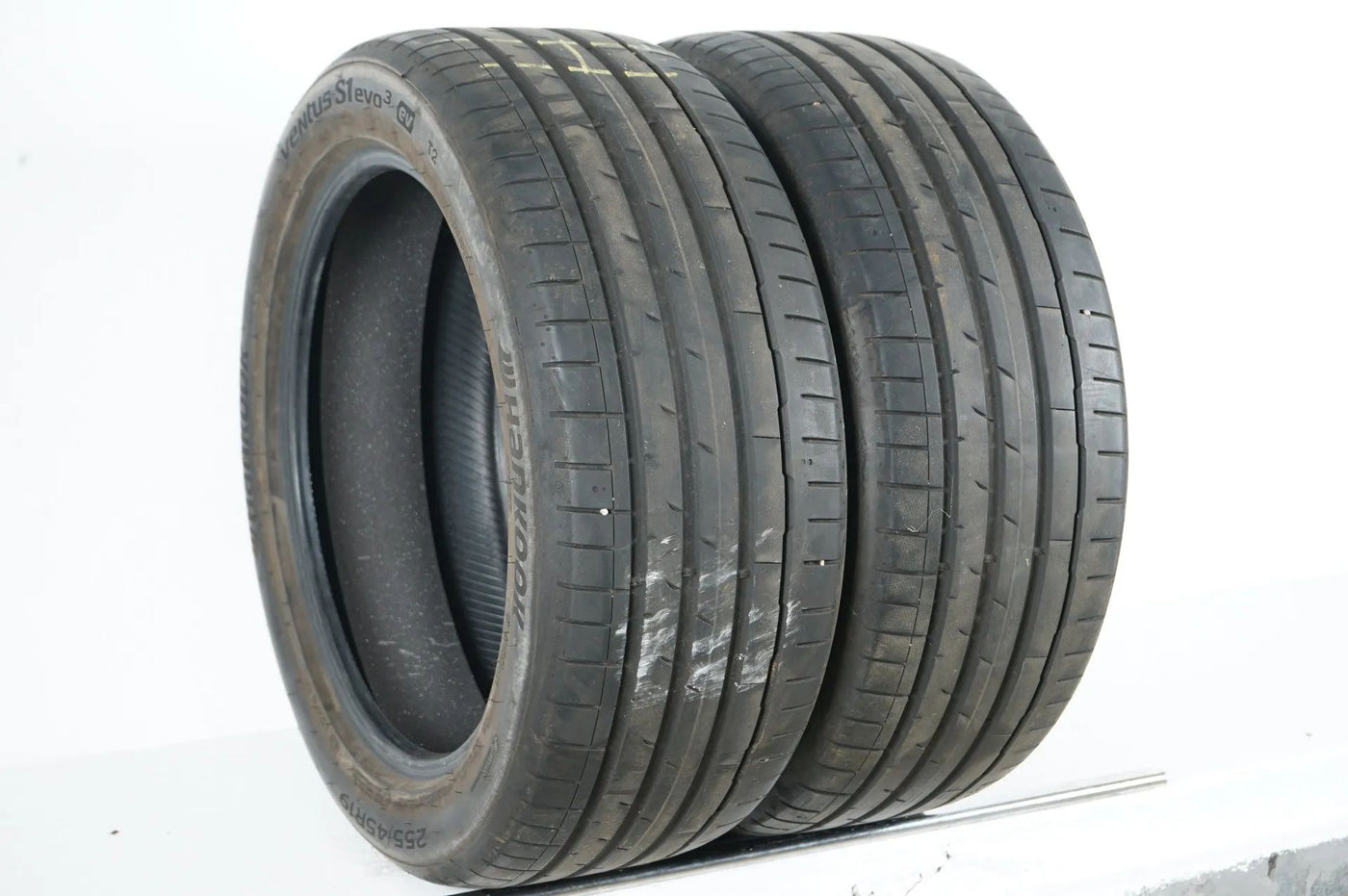 2 x Sommerreifen Hankook 255 45 R19 19 Zoll DOT22 ca.5mm T2