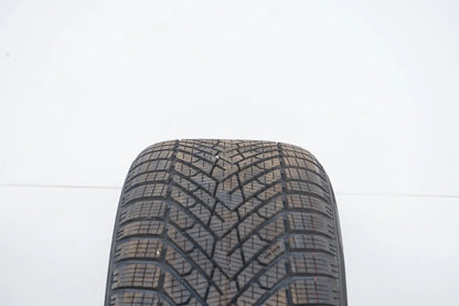 1 x  Winterreifen Pirellli Cinturato Winter 225 55 18 Zoll DOT22 ca.8mm