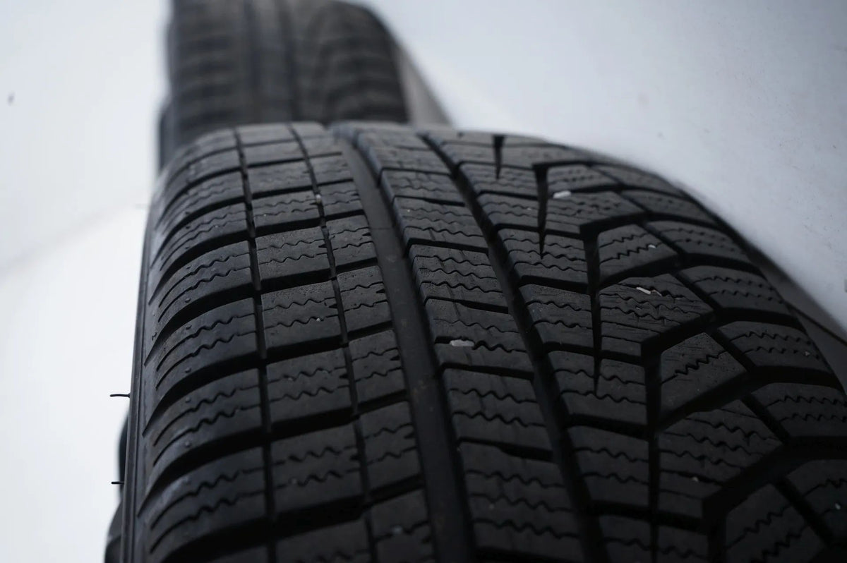 MINI F55 F56 F57 Winter Wheels Winter Tires 195 45 18 inch Detailansicht 14