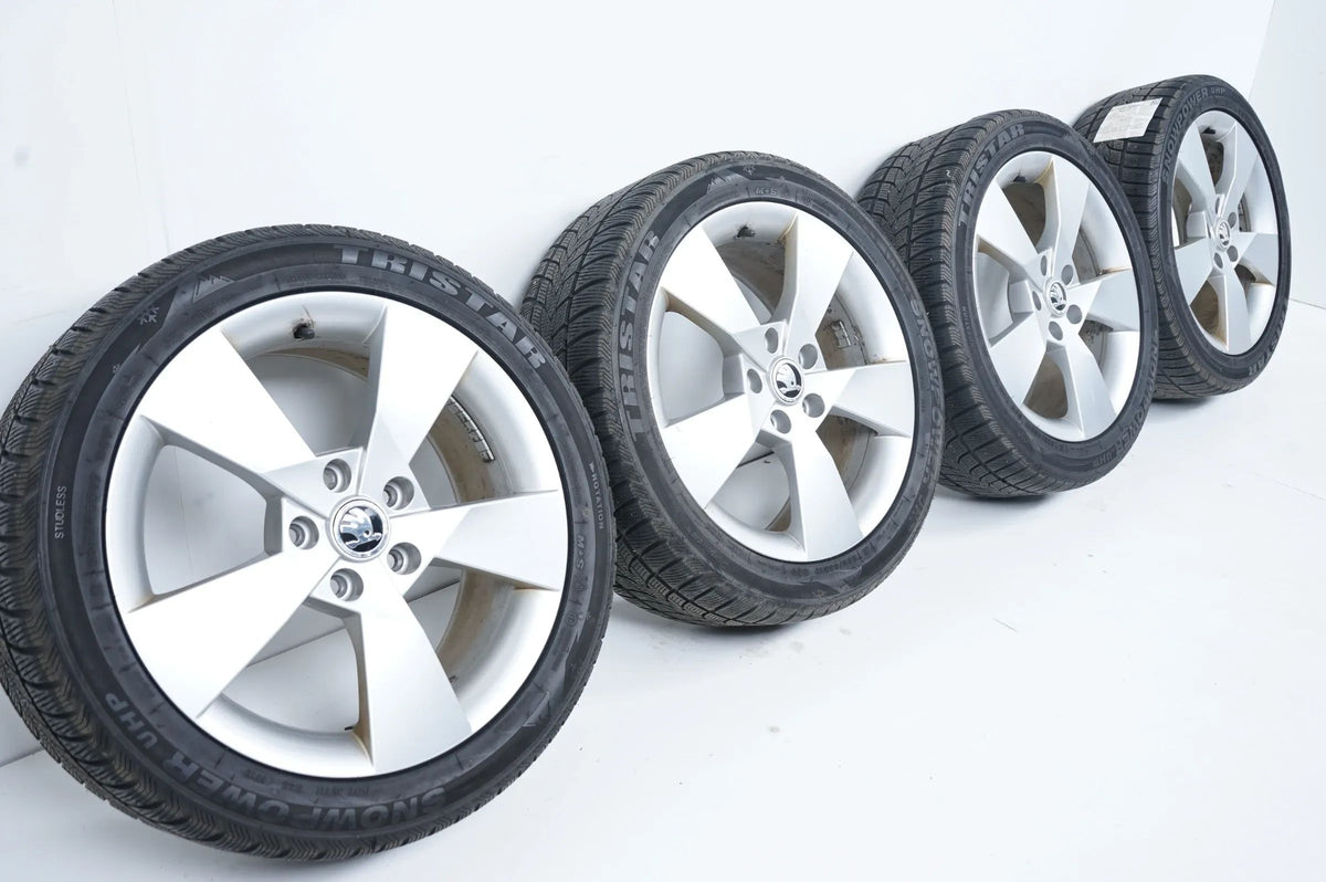 Skoda Octavia 5E Roues d'hiver Pneus d'hiver 225 45 17 pouces 5E0601025D Detailansicht 2
