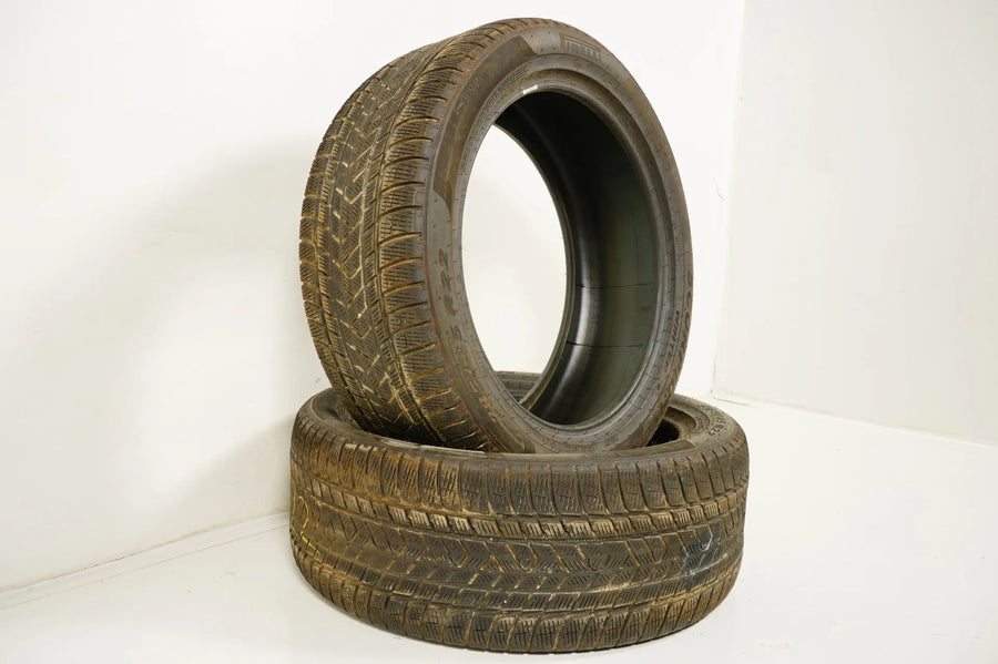 2x Winterreifen Pirelli Scorpion 285 45 22 Zoll DOT21 ca.4mm MO