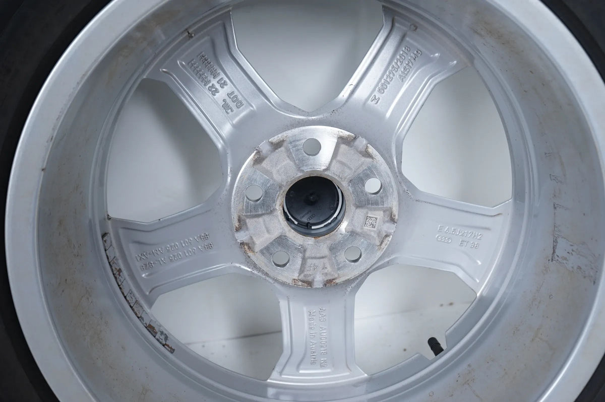 Audi Q3 83A F3 Pneus hiver Roues hiver 215 65 17 pouces 83A601025AL Detailansicht 12
