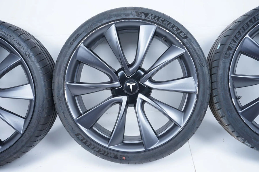 Tesla Model 3 summer tires, summer wheels 235/35/20 inch