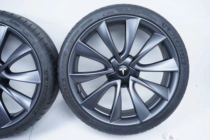 Tesla Model 3 summer tires, summer wheels, 235/35/20 inch, 7mm tread depth
