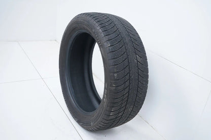 1 x Bridgestone winter tire 245/50 R19 inch DOT18 BMW* approx. 4mm tread depth RFT