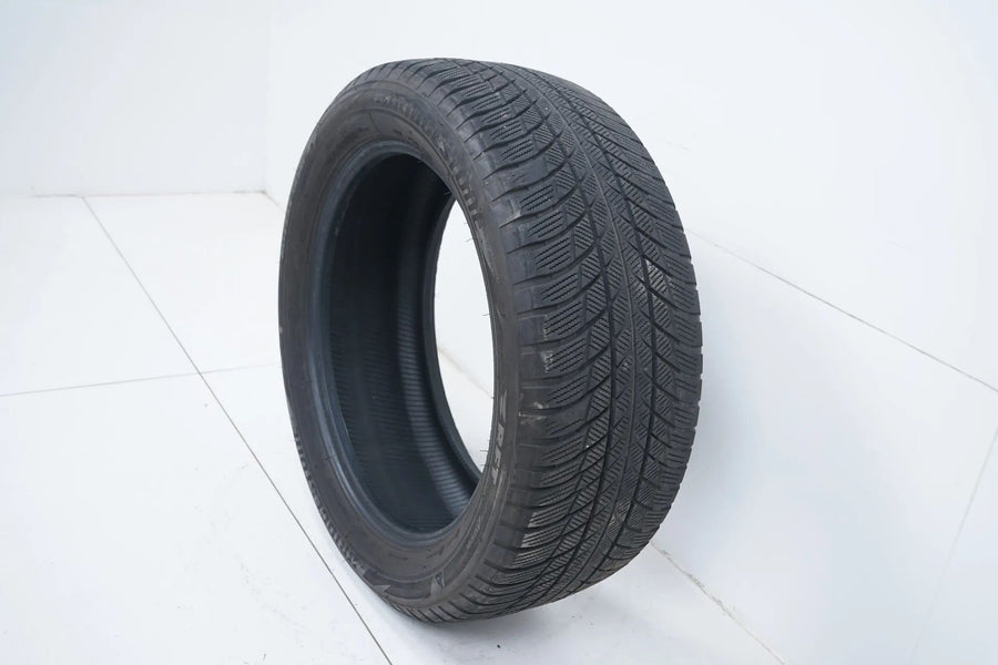 1 x Bridgestone winter tire 245/50 R19 inch DOT18 BMW* approx. 4mm tread depth RFT