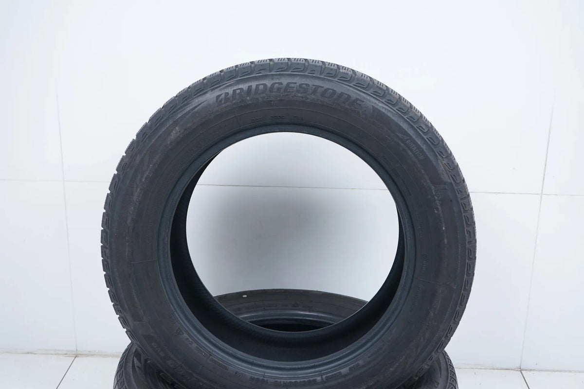 2 pneus d'hiver Bridgestone 235/60/18 pouces DOT 19/15 MO, profondeur de sculpture d'environ 4 mm Vue détaillée 2
