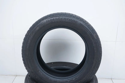 2 pneus d'hiver Bridgestone 235/60/18 pouces DOT 19/15 MO, profondeur de sculpture d'environ 4 mm