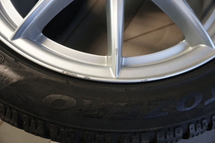 Mercedes Classe A W176 CLA C117 Jantes alliage Roues hiver Pneus hiver 205 50 R17