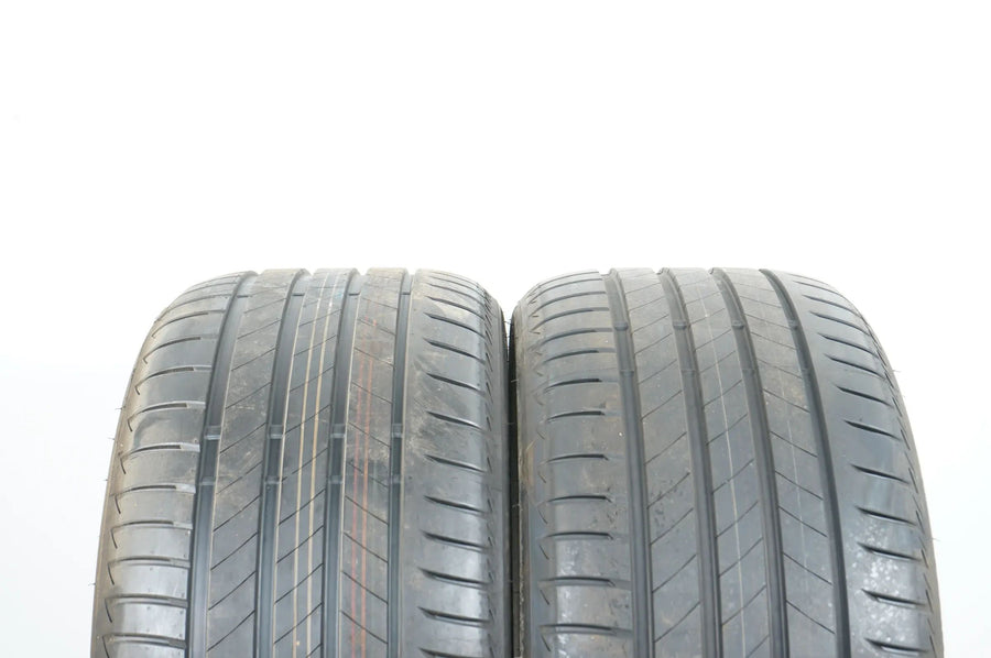 2 x Demo Sommerreifen Bridgestone 285 35 20 Zoll DOT22/20 MO