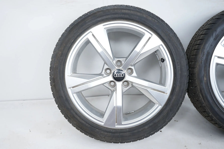 Audi A1 GB Allwetterräder mit neuen Allwetterreifen 215 45 17 Zoll 82A601025G