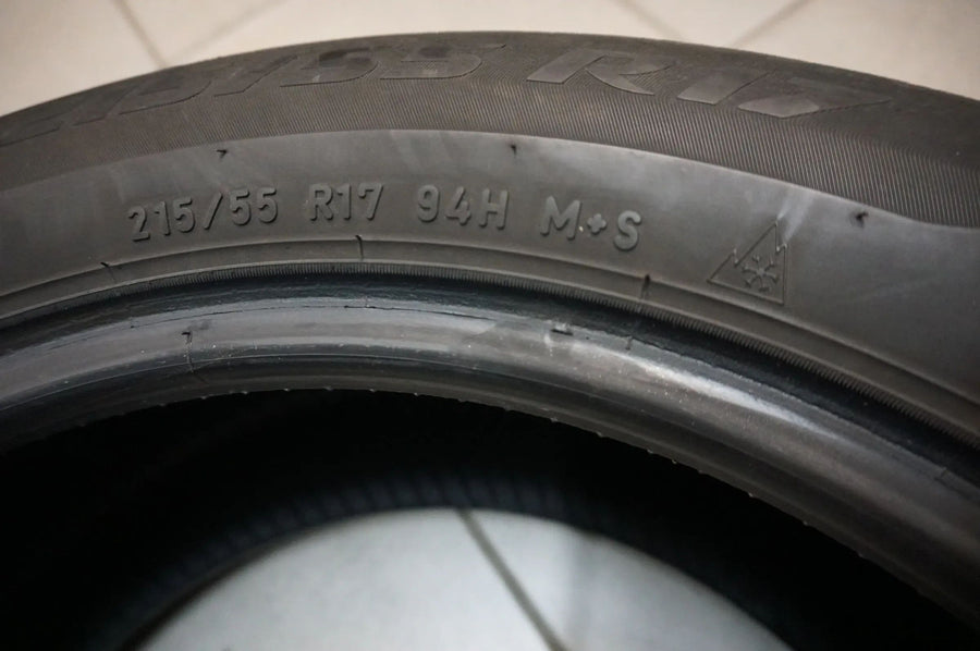 2 X 215 55 R17 94H Pneus hiver Pirelli SottoZero 3 2018 4mm