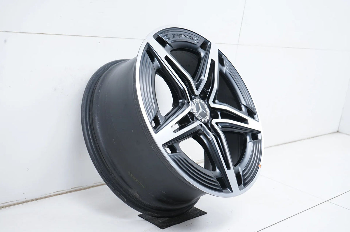 1 x Jante alliage Mercedes CLA35 AMG W118 19 pouces A1184010600 8,5J Vue détaillée 5