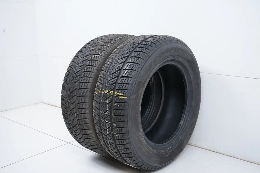 2x Pirelli winter tires 235 65 17 inch DOT20/19 MO approx. 6 mm tread depth