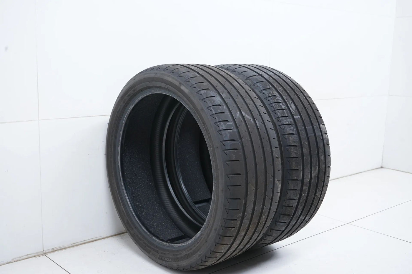 2x Bridgestone summer tires 255/40/20 inch DOT19 approx. 5 mm tread depth MO