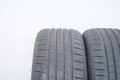 2 pneus été Bridgestone DOT19 235/55/18 pouces, profondeur de sculpture d'environ 7 mm.