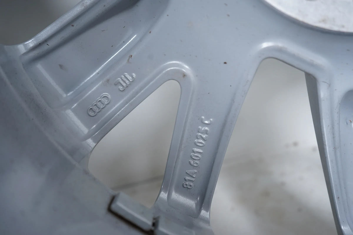 Jako nové Audi Q2 81A zimní kola zimní pneumatiky 215 55 17 palců 8 mm 81A601025C Detailní zobrazení 12