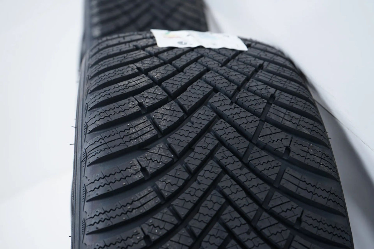 Neu MINI Aceman J05 Winterreifen Winterräder 205/55 R17 95H Detail view 11
