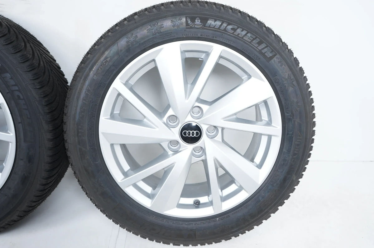 Audi Q2 81A Allwetterräder mit neuen Allwetterreifen 215 55 17 Zoll 81A601025C