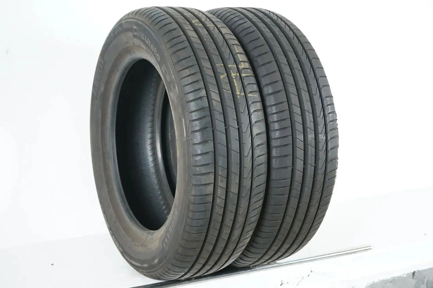 2 pneus été Pirelli 225 60 R18 18 pouces DOT21 env. 6mm Bmw*