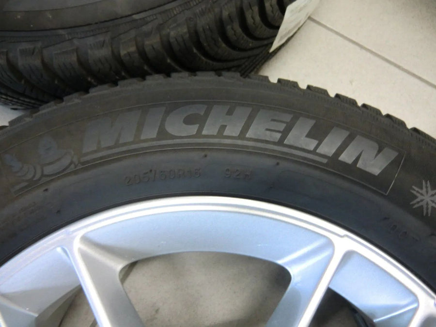 Jantes en aluminium, pneus hiver, roues hiver d'origine Mercedes Classe A W177, Classe B, CLA