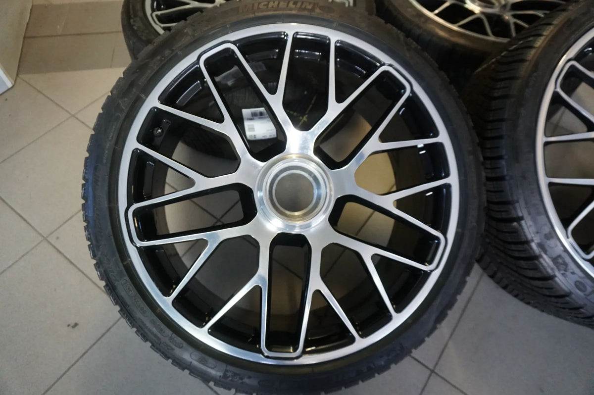 Original Porsche Carrera 911 991 Turbo S GTS Alloy Wheels Winter Tires Winter Wheels Detailansicht 3