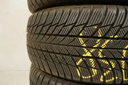 4 pneus hiver Bridgestone 245/50 R19 pouces DOT18 BMW*, profondeur de sculpture d'environ 5 mm, RFT
