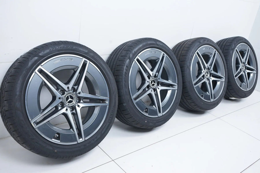 Mercedes Classe C W206 AMG Jantes et pneus d'été 18 pouces
