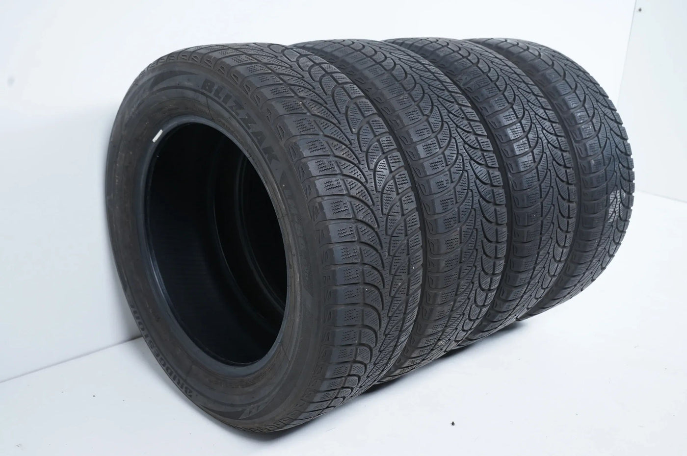 4 x Winterreifen Bridgestone 235 60 18 Zoll DOT20 ca.4mm MO