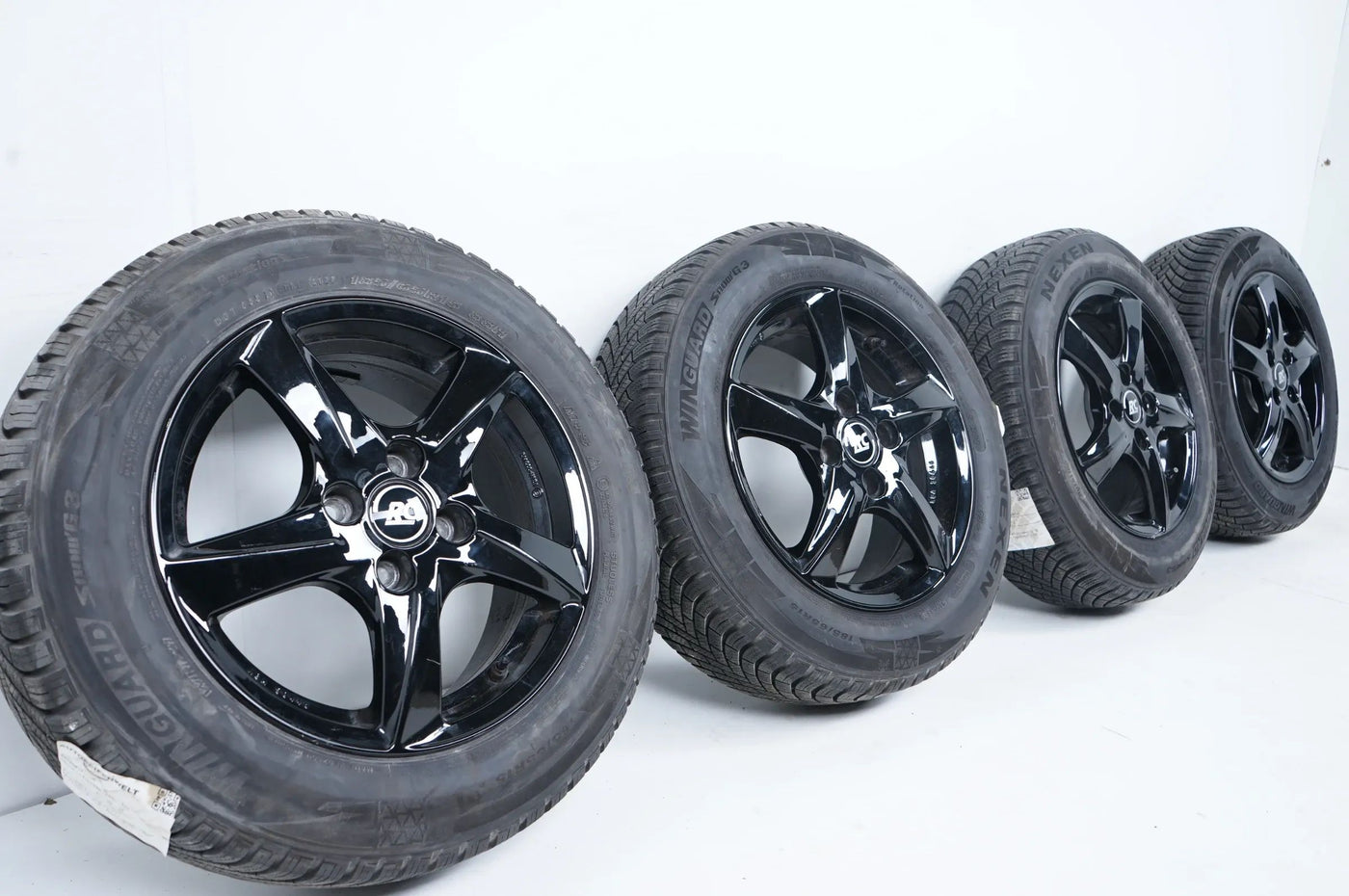 Hyundai i20 Winterräder Winterreifen 185 65 15 Zoll 7mm 4x100