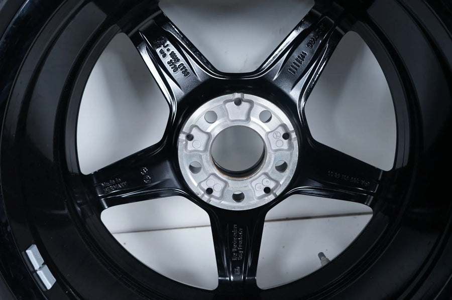 Jantes et pneus hiver Mercedes C43 AMG W205 225 45 18 pouces