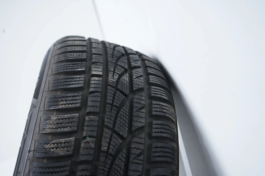 Audi A4 B9 8W Winterreifen Winterräder 205 60 16 Zoll