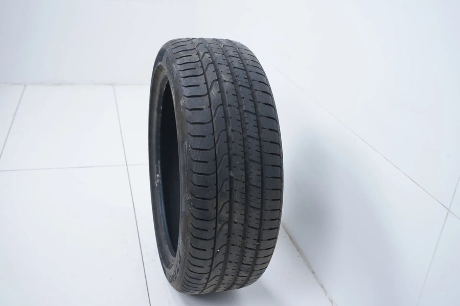 1 pneu été Pirelli 225/45/19 pouces DOT14 BMW* environ 7 mm RFT