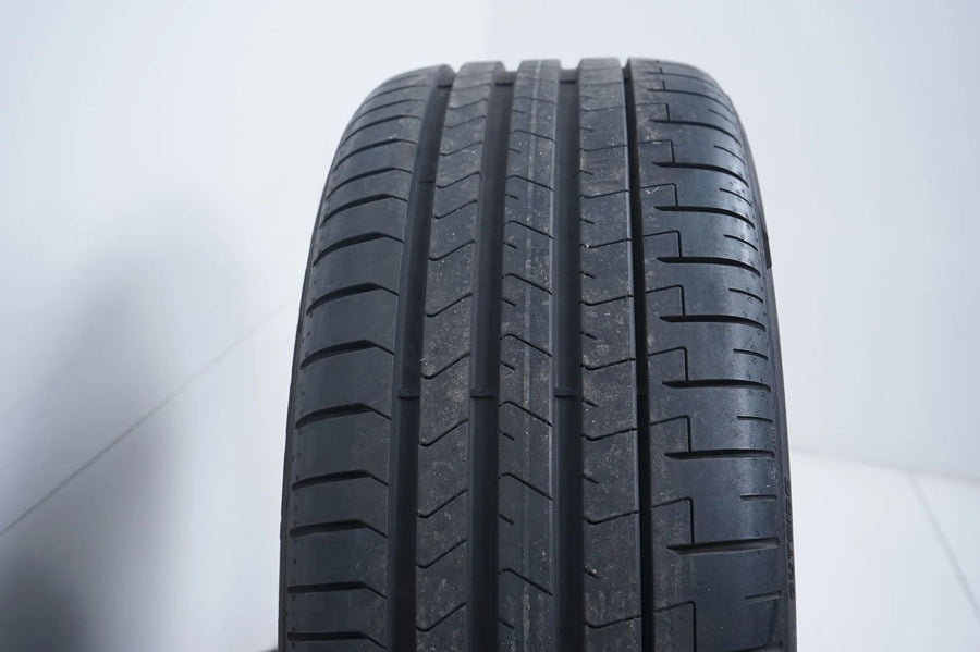 2 x Summer tires 255 45 19 inch Pirelli DOT22 approx. 7 mm MO