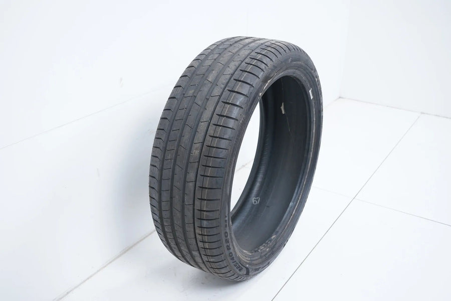 1x DEMO summer tire 225 40 20 inch Pirelli DOT18 BMW*